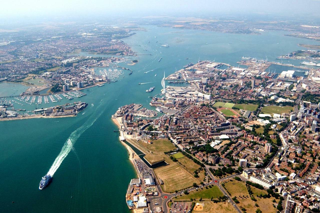 City Centre Apartment Portsmouth Exterior foto